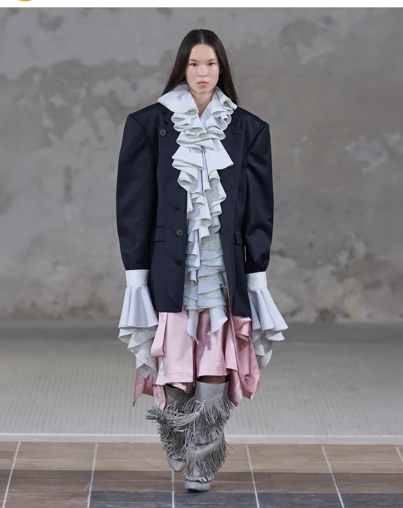 Abra · Look 04